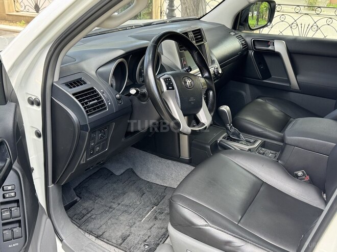 Toyota Land Cruiser Prado-6