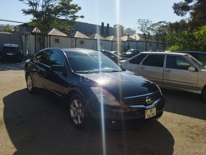 Nissan Altima-2