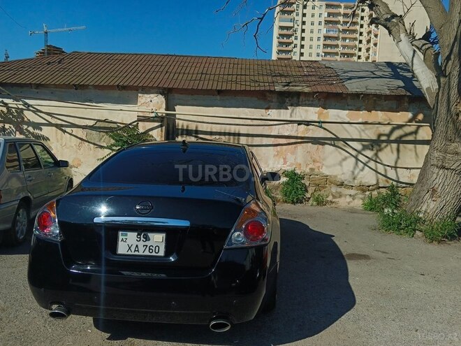 Nissan Altima-5