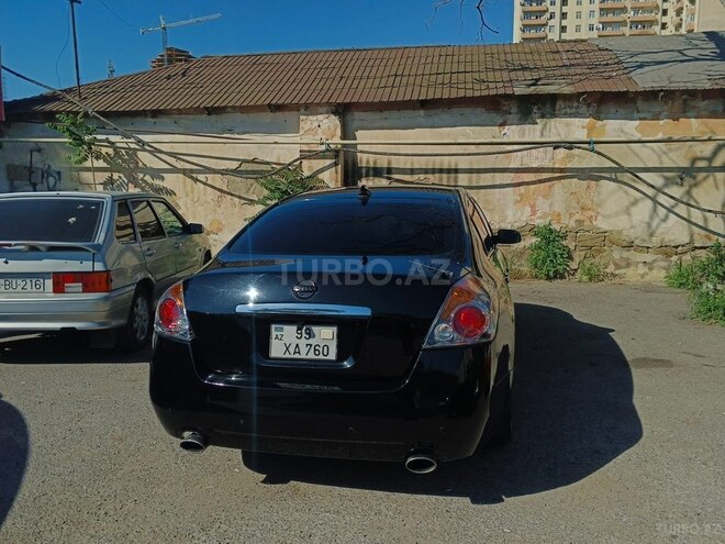 Nissan Altima-4