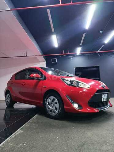 Toyota Aqua-3