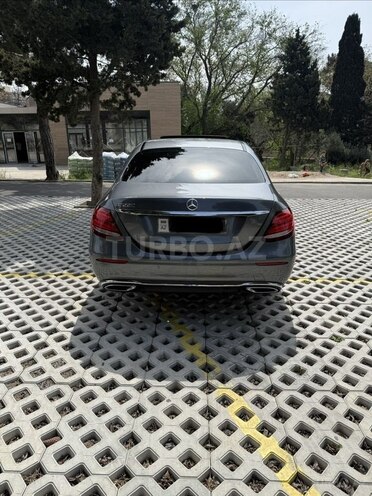 Mercedes E 220 d-6