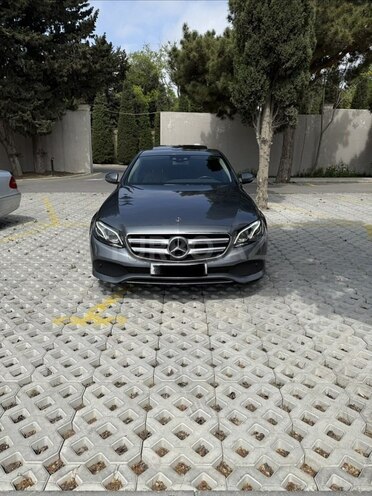 Mercedes E 220 d-2