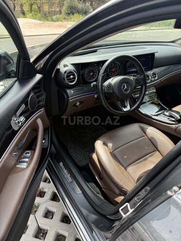Mercedes E 220 d-5