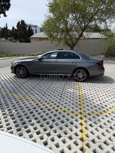 Mercedes E 220 d-8