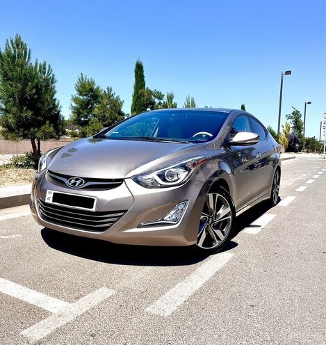 Hyundai Elantra-1