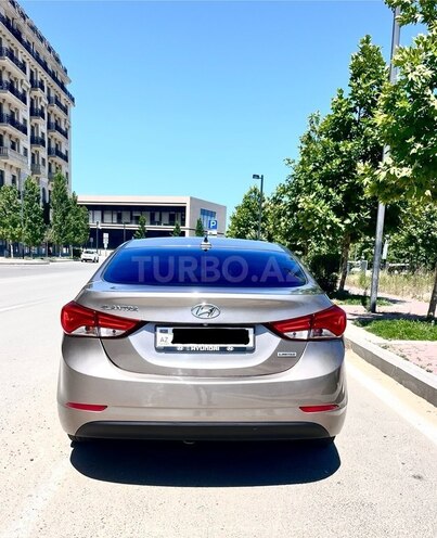Hyundai Elantra-5