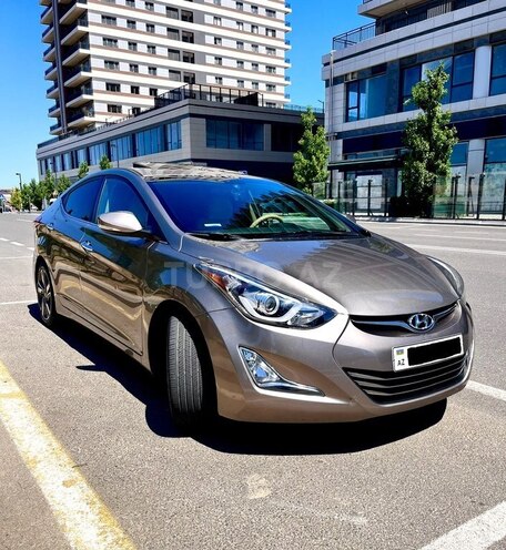 Hyundai Elantra-4