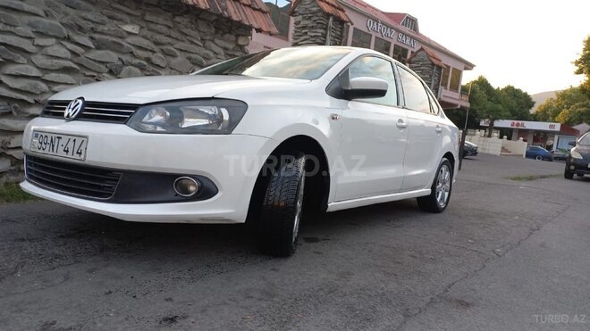 Volkswagen Polo-3