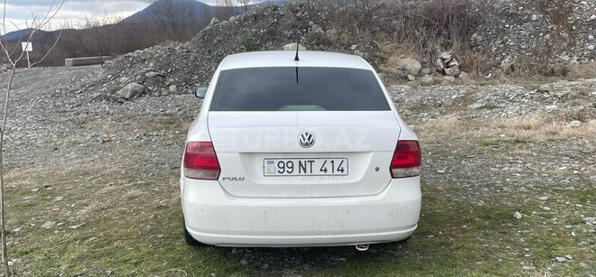 Volkswagen Polo-2