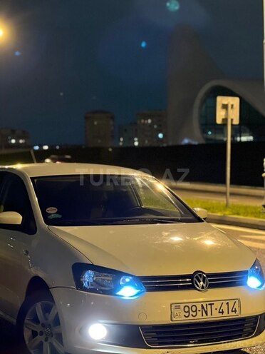 Volkswagen Polo-7