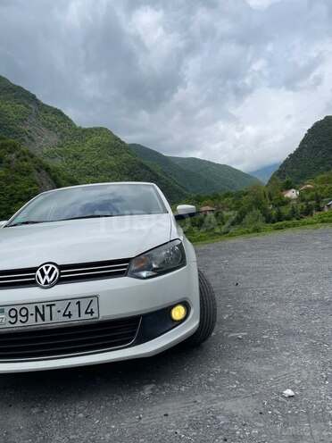 Volkswagen Polo-12