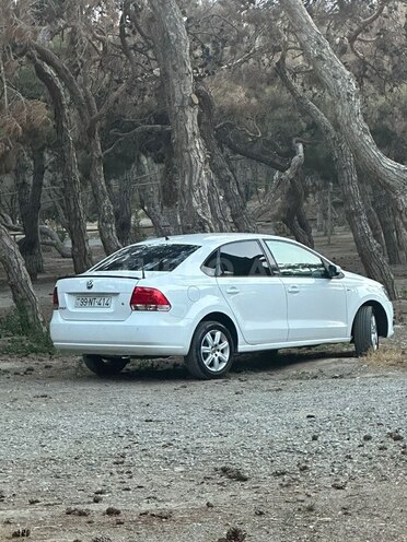 Volkswagen Polo-8