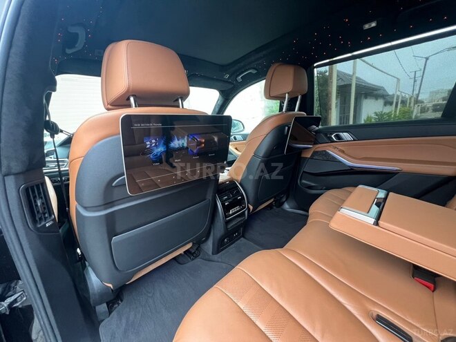 BMW X7-4