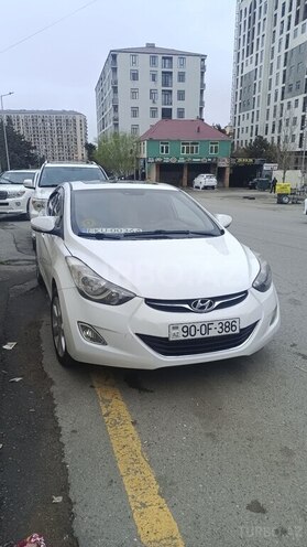 Hyundai Elantra-1