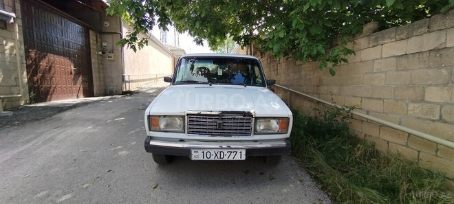 LADA (VAZ) 2107-1