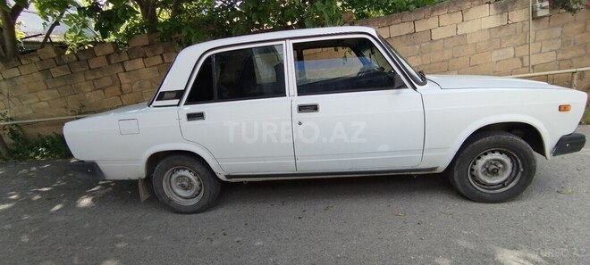 LADA (VAZ) 2107-2