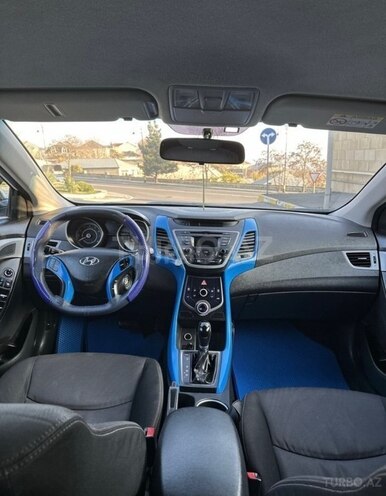 Hyundai Elantra-7