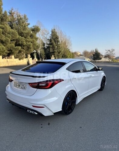 Hyundai Elantra-5