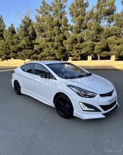 Hyundai Elantra-4