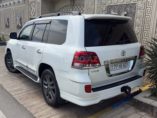 Toyota Land Cruiser-6