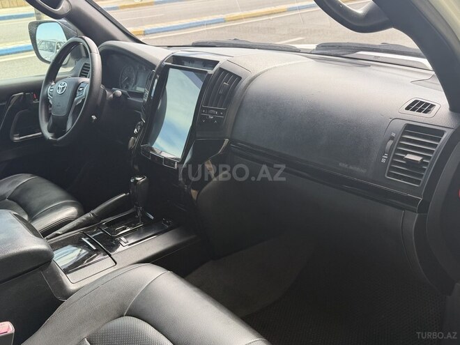 Toyota Land Cruiser-2