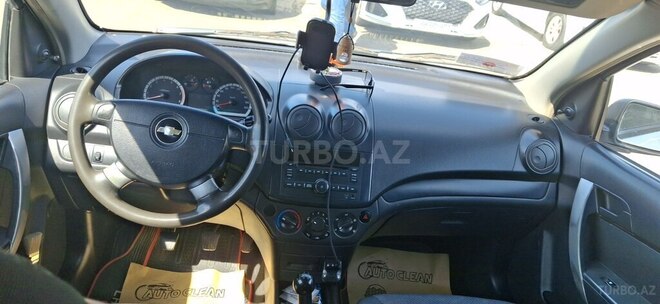 Chevrolet Aveo-5