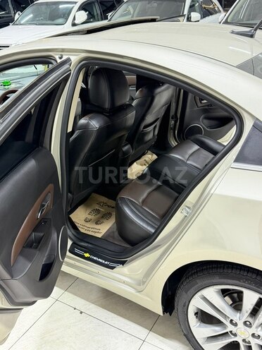 Chevrolet Cruze-27