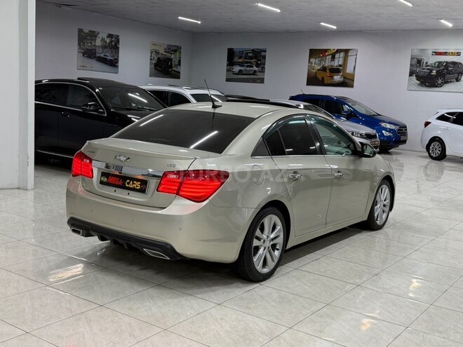 Chevrolet Cruze-12