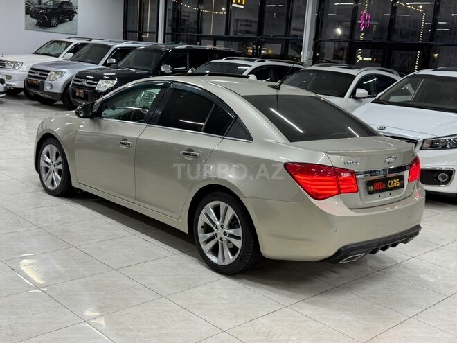 Chevrolet Cruze-13