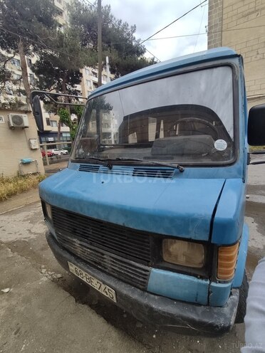 Mercedes 208 D-1