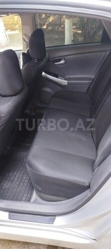 Toyota Prius-8