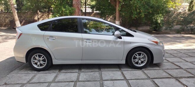 Toyota Prius-4