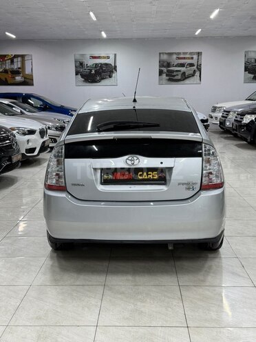 Toyota Prius-8