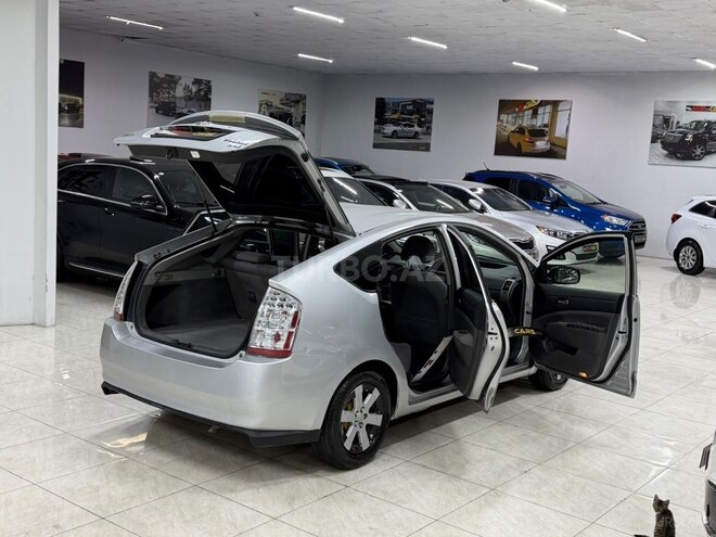 Toyota Prius-18