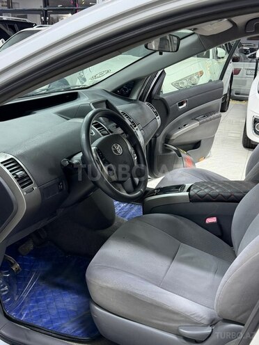 Toyota Prius-23