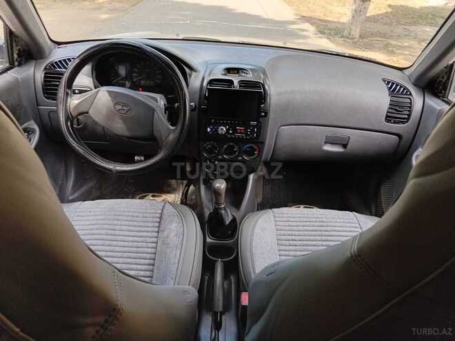 Hyundai Accent-3