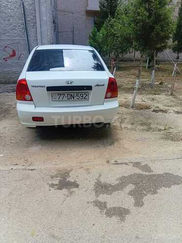 Hyundai Accent-14