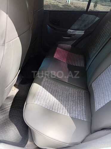 Hyundai Accent-12