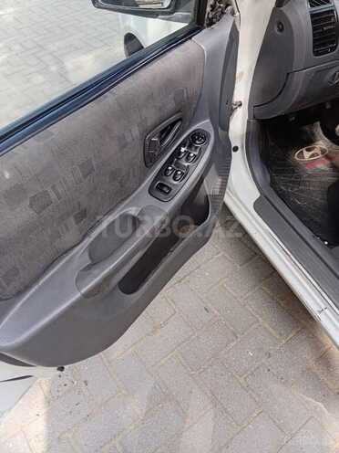Hyundai Accent-13