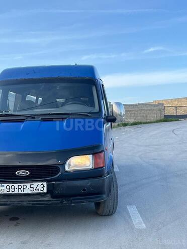 Ford Transit-5