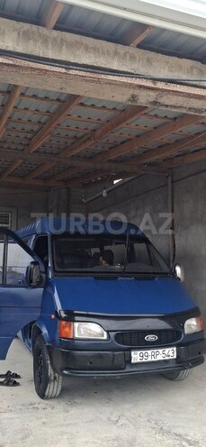 Ford Transit-4