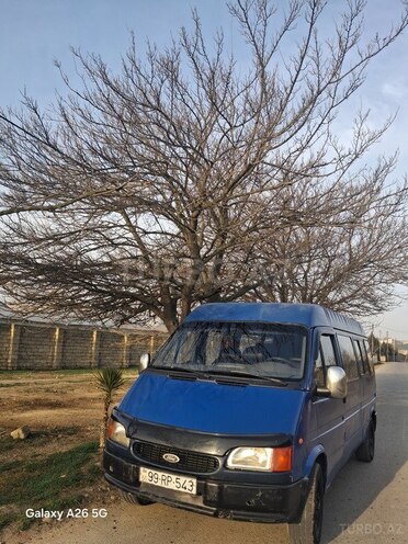 Ford Transit-7