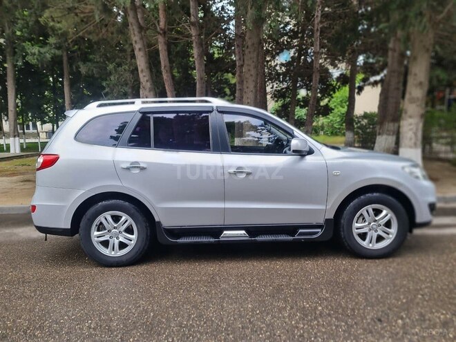 Hyundai Santa Fe-12