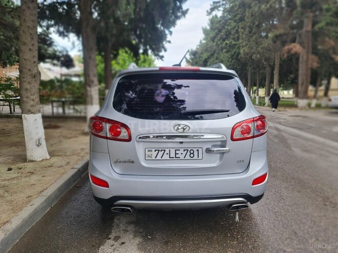 Hyundai Santa Fe-15