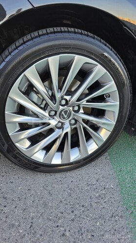 Lexus ES 300h-13
