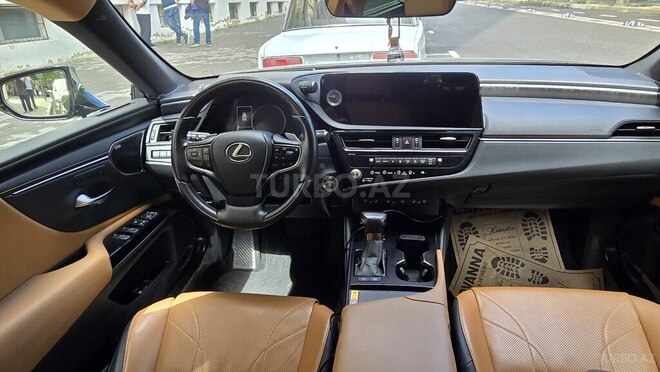 Lexus ES 300h-7