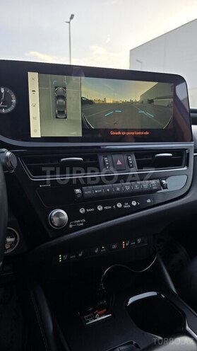 Lexus ES 300h-8
