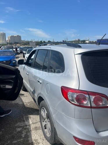 Hyundai Santa Fe-4