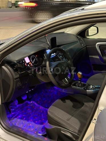 Renault Laguna-8